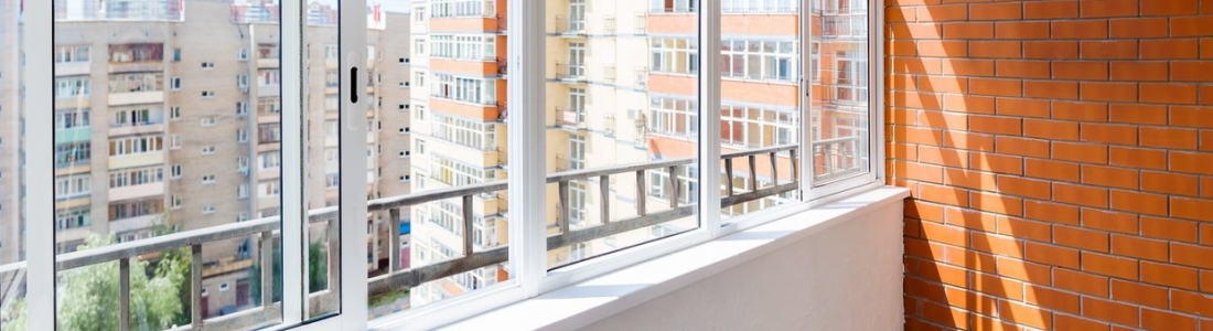 3 conseils pour le nettoyage de baies vitrées coulissantes